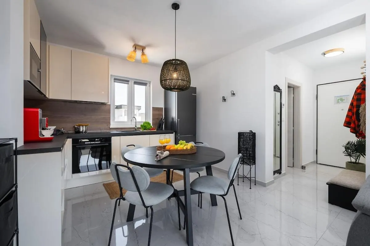 Apartment Grey Μεντουλίν