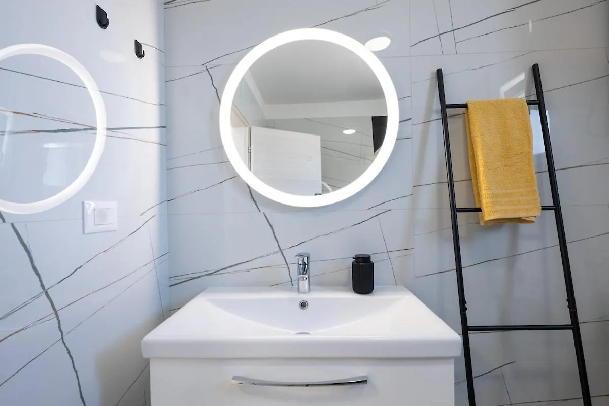 Apartment Grey Μεντουλίν